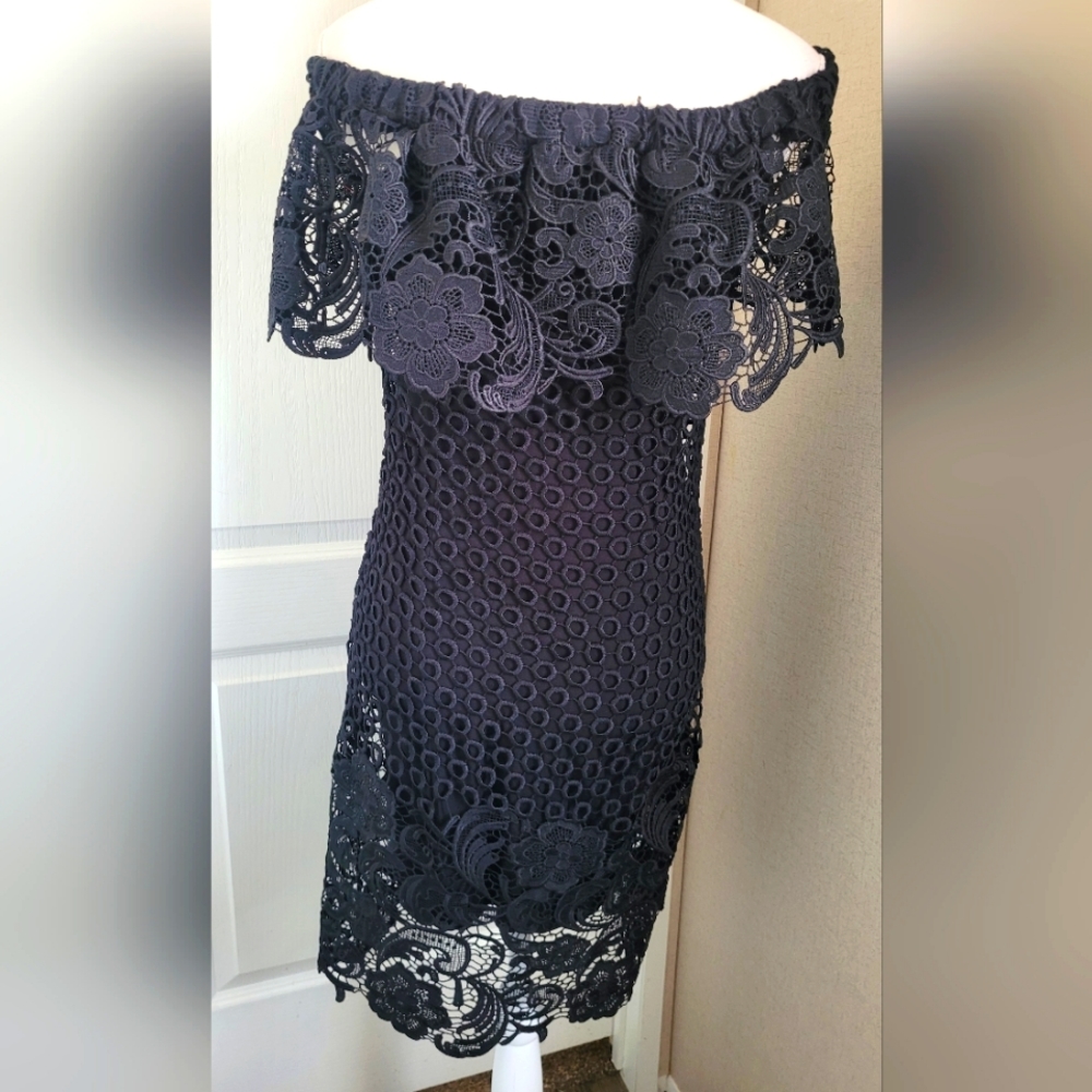 EUC Gianni bini black lace dress Size small - Picture 2 of 4
